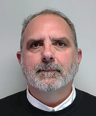 Head shot of Andrew Weiss