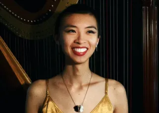 Noël Wan 萬依慈,