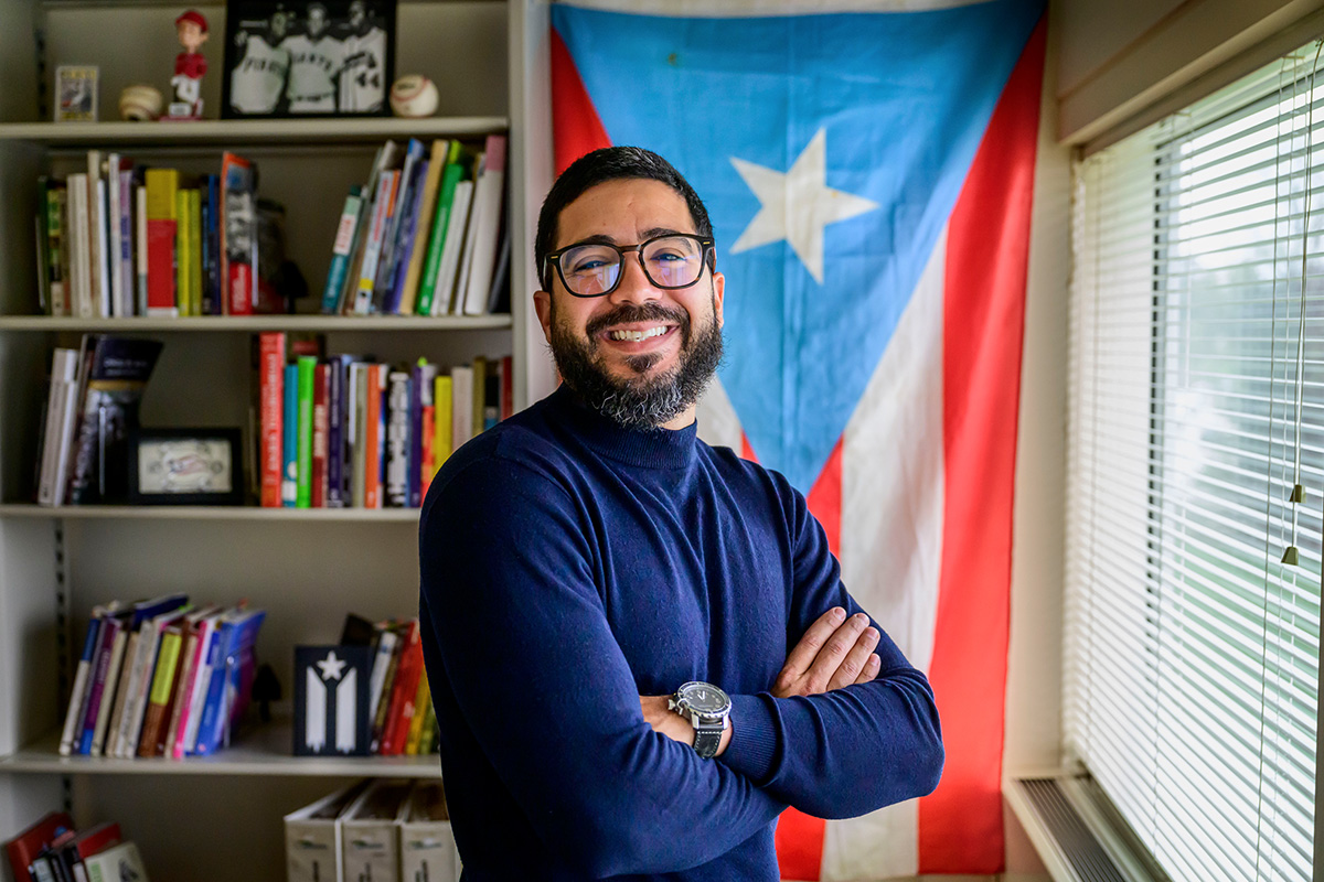 professor Omar Pérez Figueroa smiling at the camera