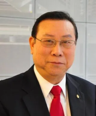 Headshot of Dr. Kim 