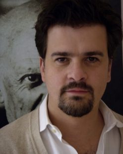 Headshot of Rodrigo Vidal 