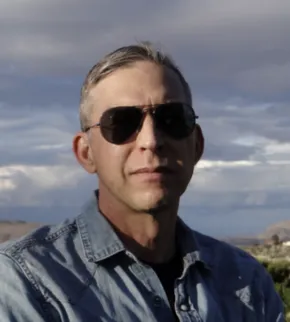 Eric Nash headshot