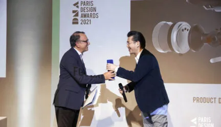 Cliff Shin receiving award