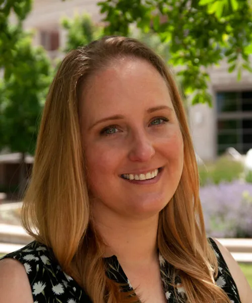 portrait of Rachel Heaton