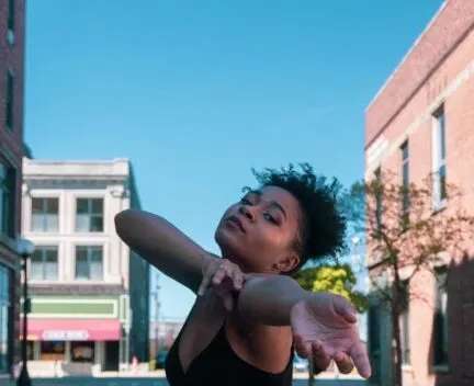 girl dancing in the street