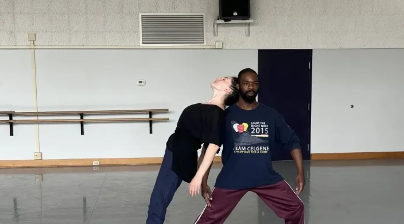 two dancers rehearsing