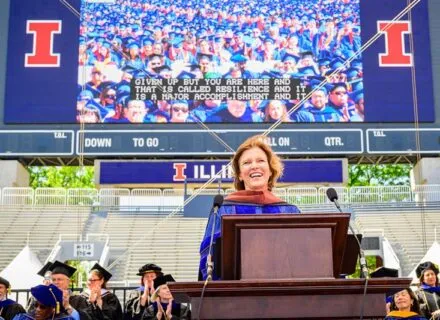 Jeanne Gang delivering Commencement speech